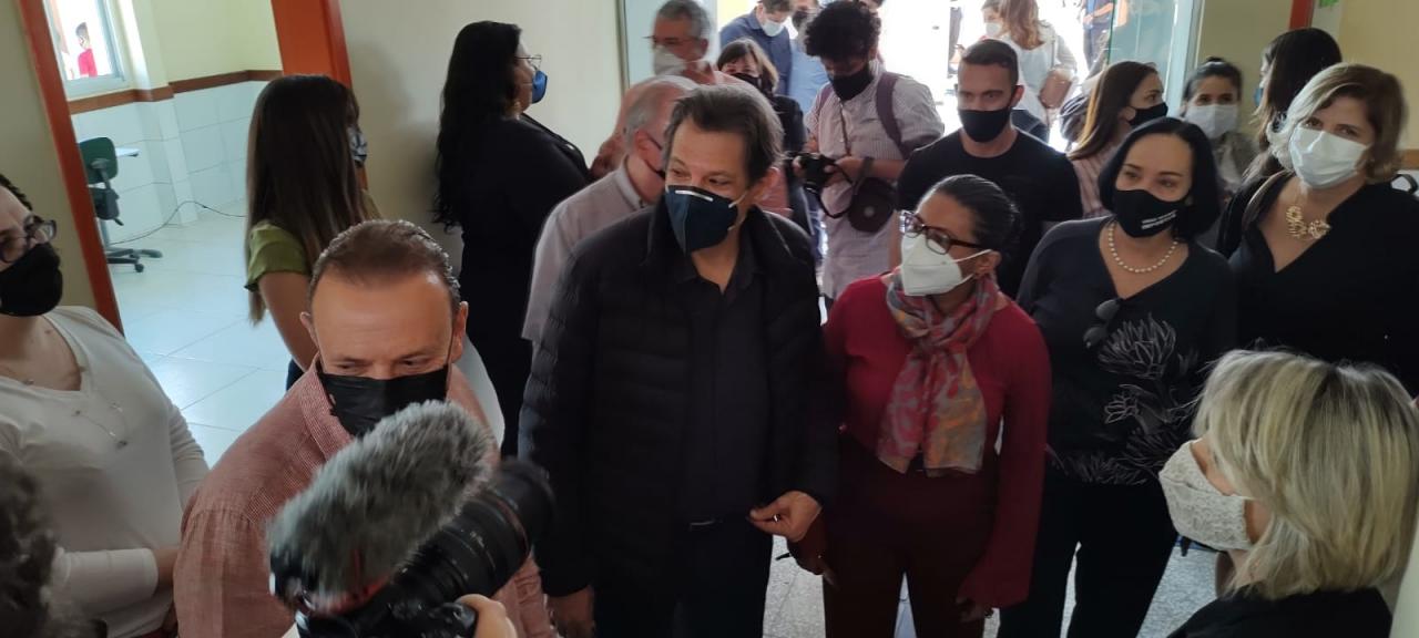 Foto 9 de 10 — Fernando Haddad faz visita em escola de Araraquara e cumpre agenda na região